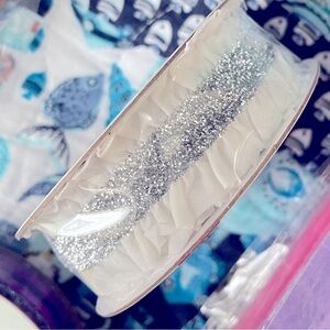 Simplicity Metallic Ribbon